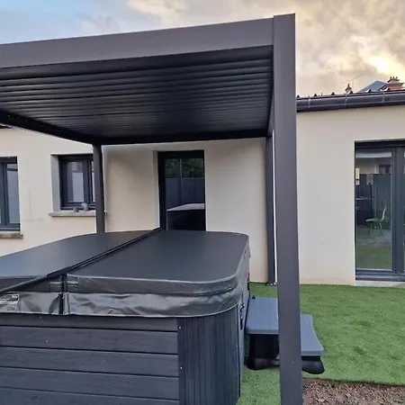 Maison Avec Jacuzzi Et Sauna וילה Épinal