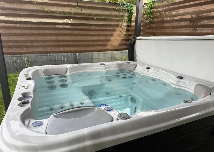 Maison Avec Jacuzzi Et Sauna *